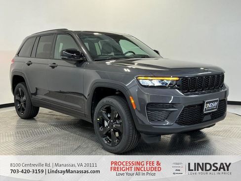 New 2025 Jeep Grand Cherokee Altitude AWD/4WD image 1