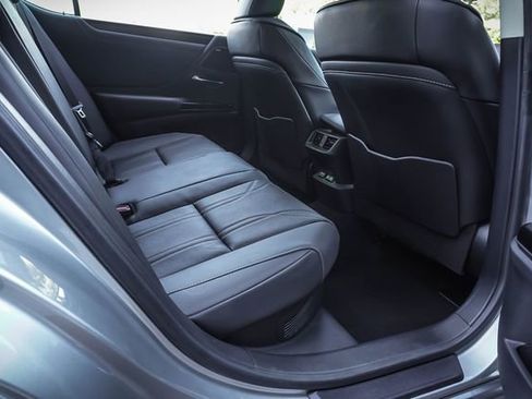 Certified 2025 Lexus ES 300h w/ Luxury Package FWD image 22