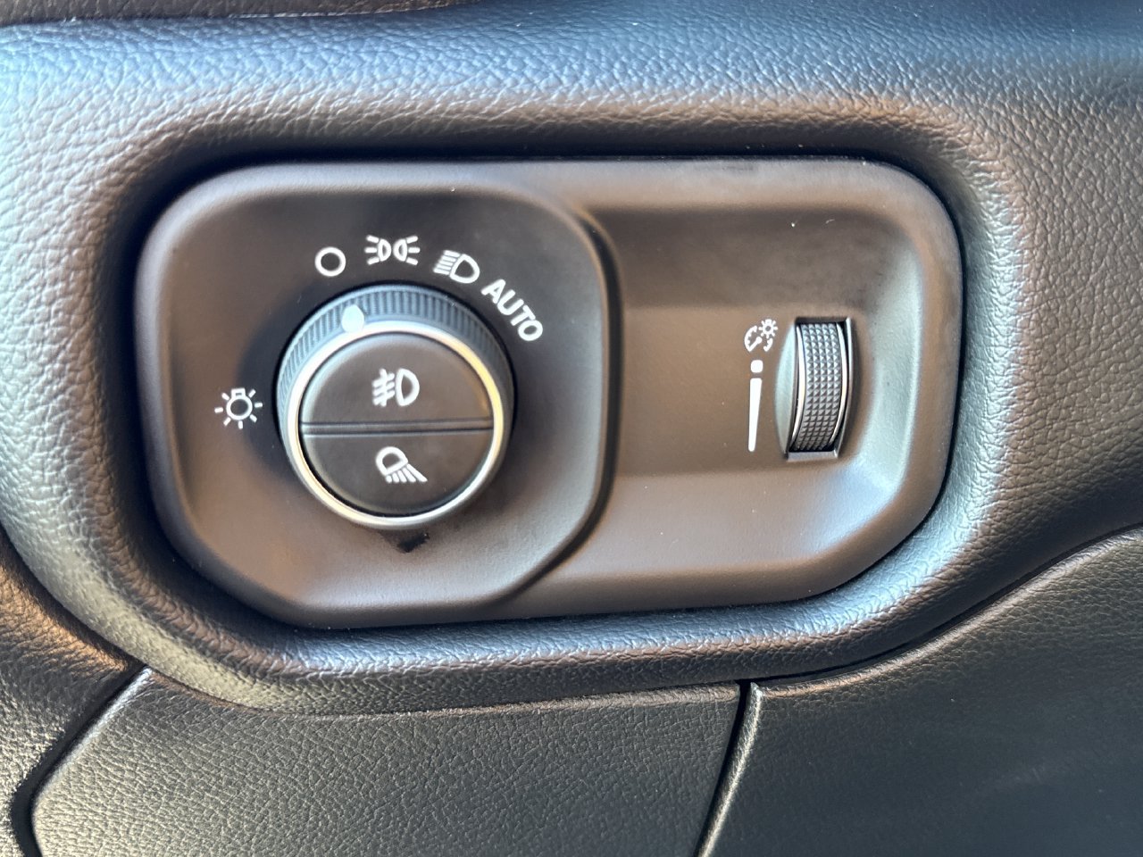 Certified 2025 RAM 2500 Big Horn AWD/4WD image 16