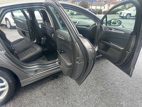 Used 2014 Ford Fusion SE image 22