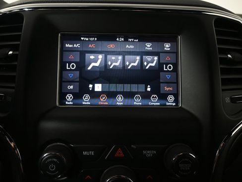 Used 2018 Jeep Grand Cherokee Laredo AWD/4WD image 27