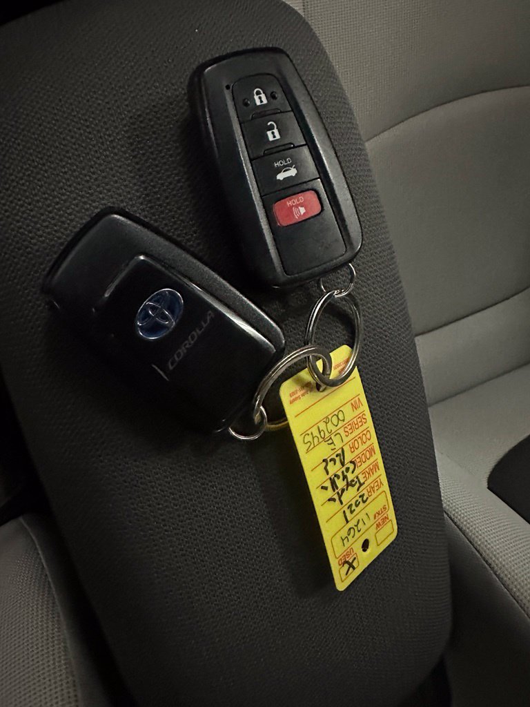 Used 2021 Toyota Corolla LE FWD image 8