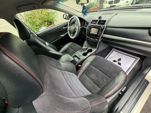Used 2015 Toyota Camry XSE FWD image 40