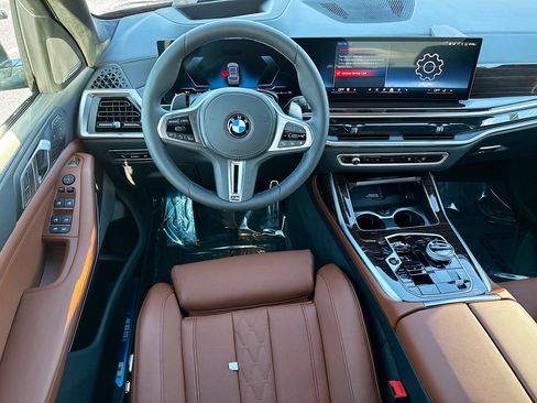 New 2026 BMW X7 M60i image 18