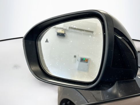 Used 2023 Nissan Rogue SV image 16