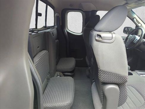 Used 2013 Nissan Frontier SV RWD image 18