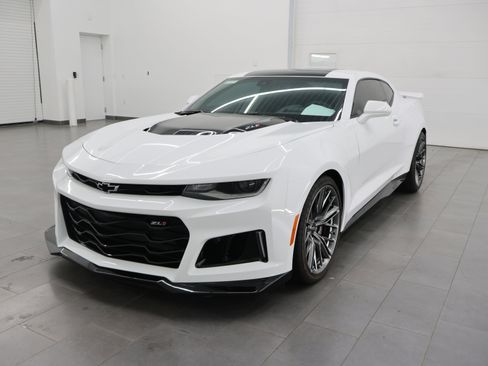 Used 2023 Chevrolet Camaro ZL1 RWD image 7