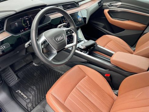Used 2022 Audi e-tron Premium Plus AWD/4WD image 14