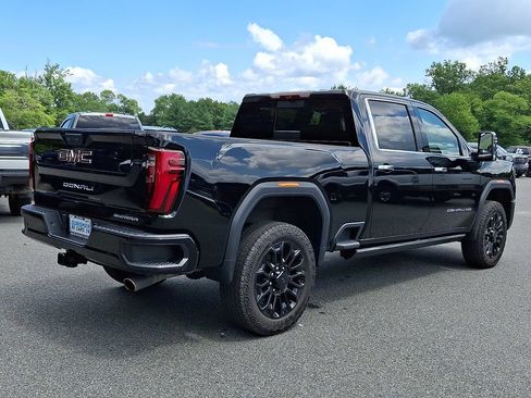 Used 2024 GMC Sierra 2500 Denali w/ Technology Package AWD/4WD image 6