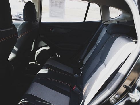 Used 2018 Subaru Crosstrek 2.0i Premium w/ Eyesight System image 10