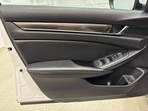 Used 2019 Honda Accord Sport image 14