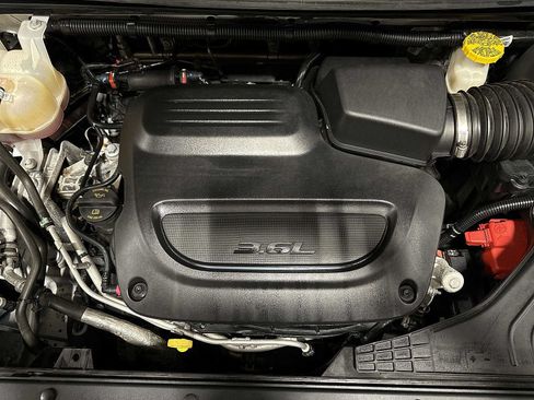 Used 2023 Chrysler Voyager LX FWD image 12
