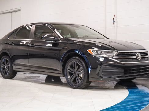 Used 2024 Volkswagen Jetta SE FWD image 5