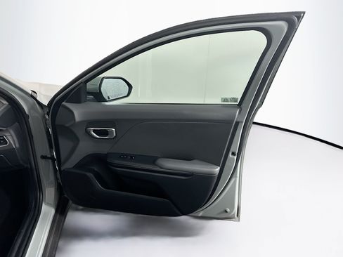 Used 2025 Kia K4 FWD image 32