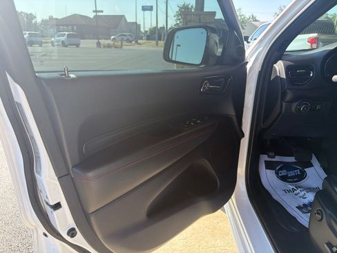 Used 2023 Dodge Durango GT RWD image 11