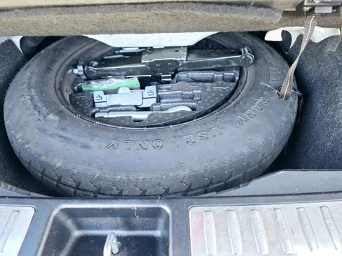 Used 2015 Mercedes-Benz GL 450 4MATIC w/ Lighting Package image 53