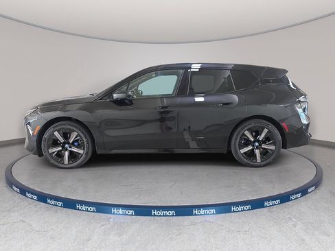 Used 2024 BMW iX xDrive50 w/ Premium Package AWD/4WD image 11