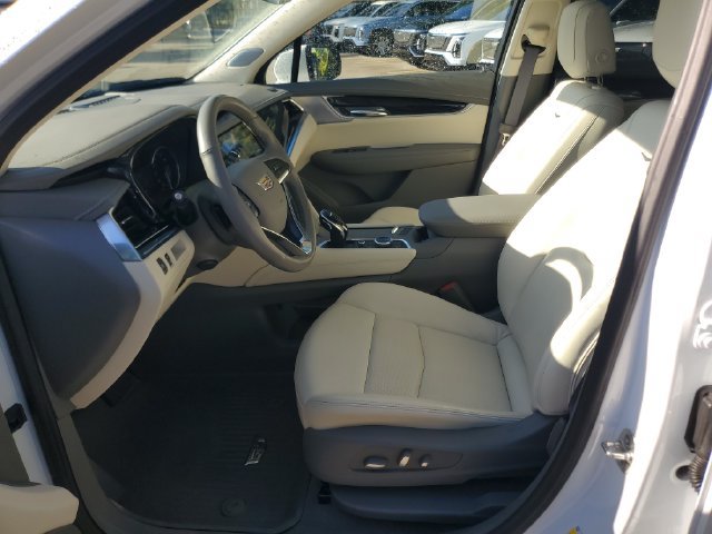 Used 2025 Cadillac XT6 Premium Luxury FWD image 20