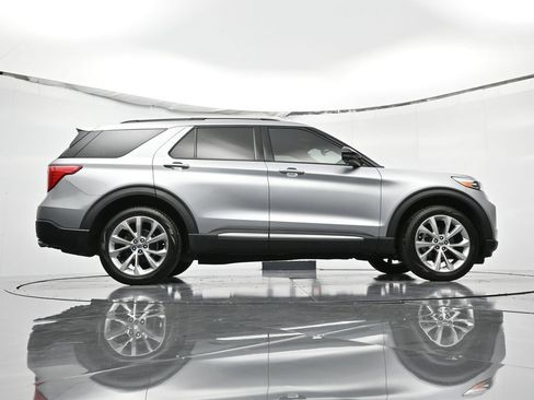 Used 2021 Ford Explorer Platinum w/ Equipment Group 601A AWD/4WD image 49