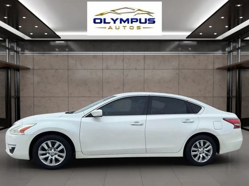 Used 2015 Nissan Altima 2.5 S w/ Power Driver Seat Package FWD image 4