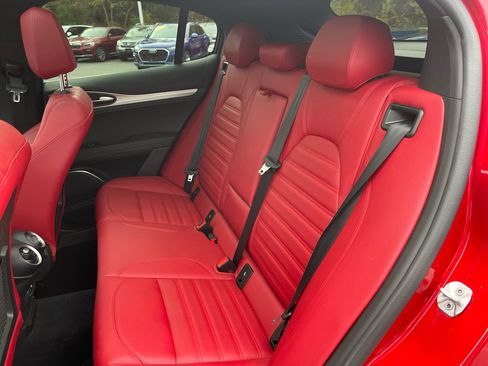 Used 2023 Alfa Romeo Stelvio Veloce image 22