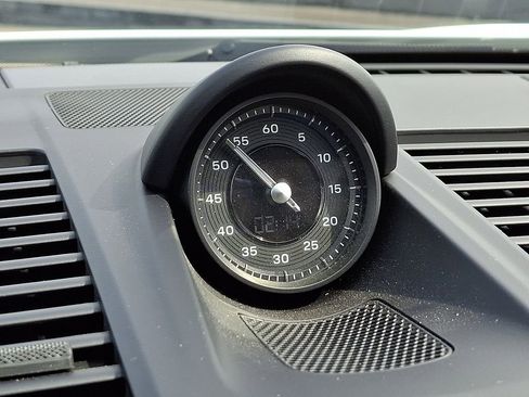 Used 2023 Porsche 911 Carrera image 25