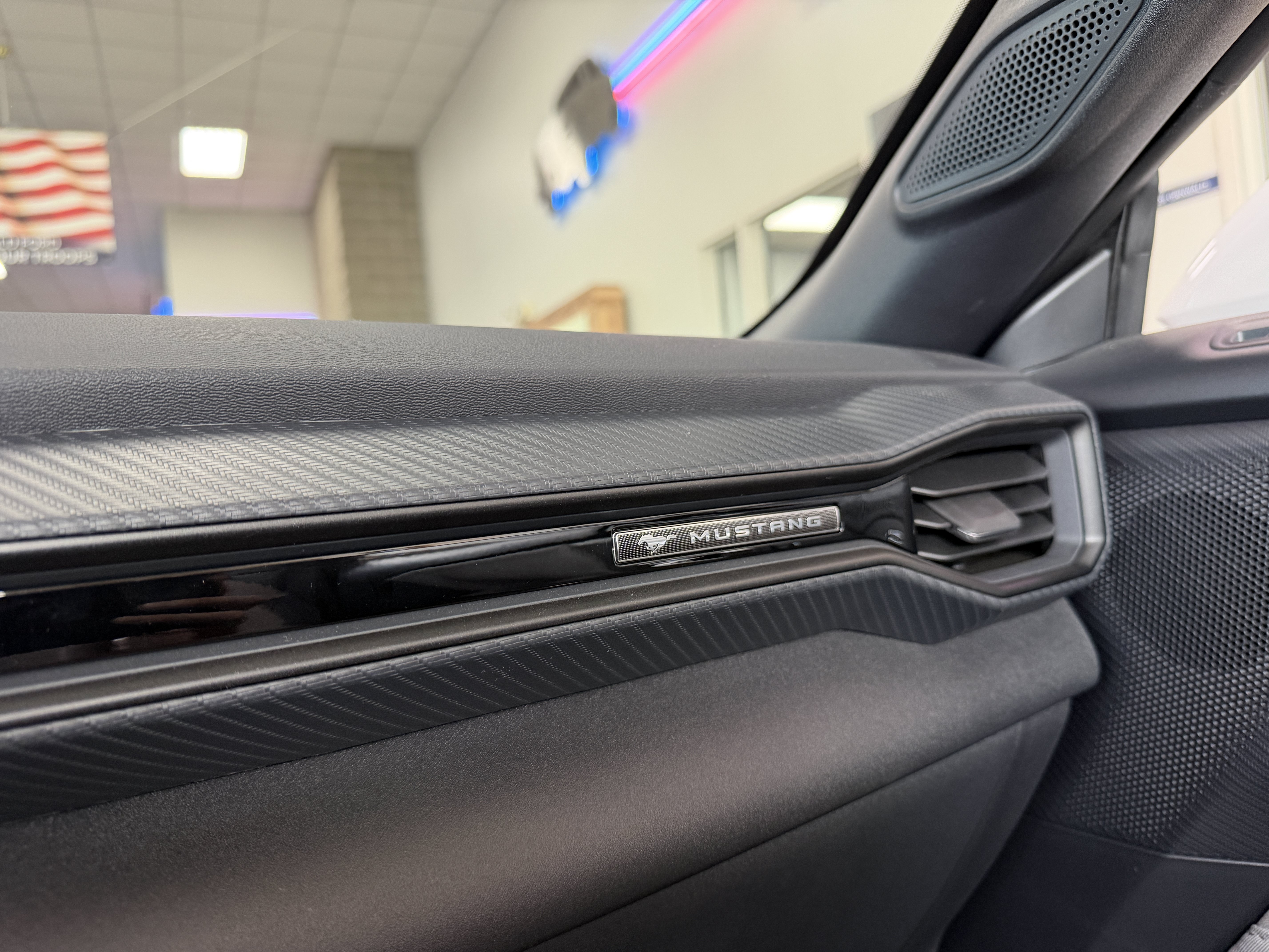Used 2025 Ford Mustang Convertible RWD image 24