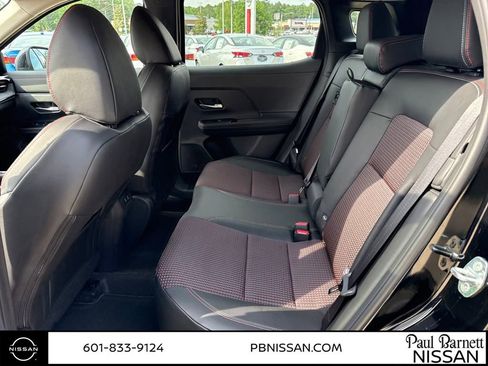 New 2025 Nissan Kicks SR image 29