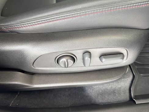 Used 2023 Chevrolet Traverse RS image 21