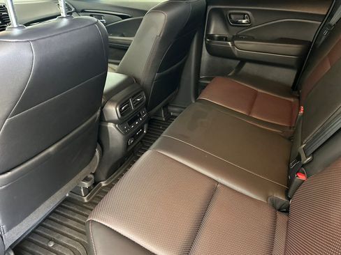 Certified 2025 Honda Ridgeline Black Edition image 12