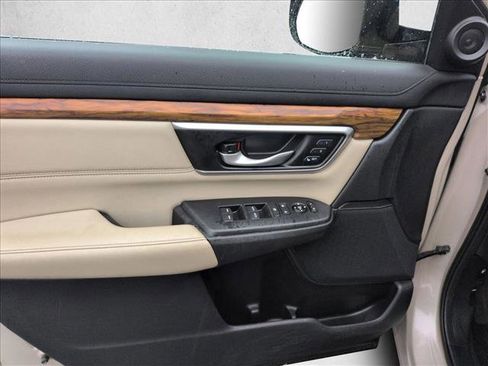 Used 2018 Honda CR-V Touring image 11