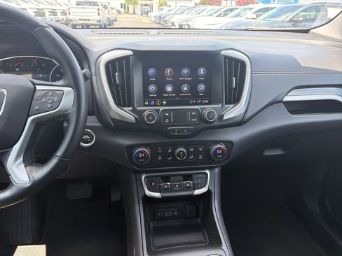 Used 2024 GMC Terrain SLT AWD/4WD image 30