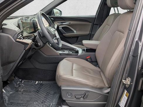 Certified 2025 Audi Q5 Premium w/ Convenience Package image 19