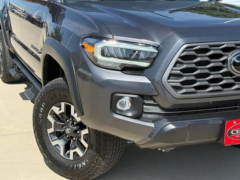 Used 2023 Toyota Tacoma TRD Off-Road w/ Technology Package AWD/4WD image 3