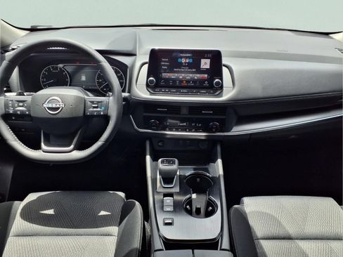 Certified 2025 Nissan Rogue SV FWD image 14