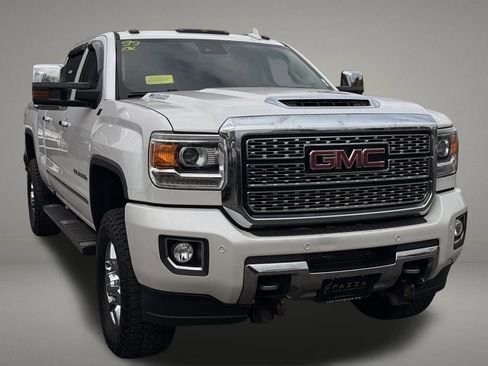 Used 2018 GMC Sierra 3500 Denali w/ Duramax Plus Package image 8