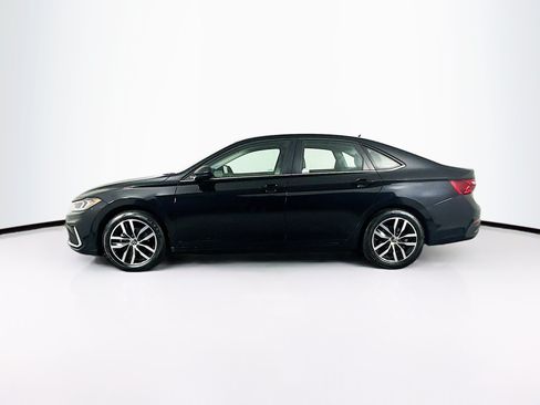 Used 2025 Volkswagen Jetta SE FWD image 4