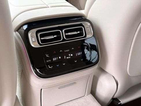 Used 2025 Mercedes-Benz S 63 AMG S image 17
