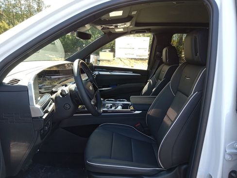 New 2026 Cadillac Escalade ESV Sport w/ Touring Package AWD/4WD image 10