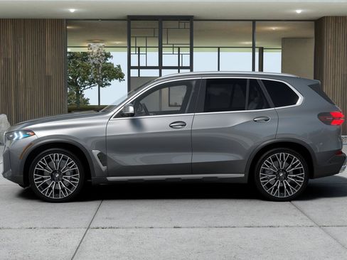Used 2026 BMW X5 xDrive40i AWD/4WD image 4