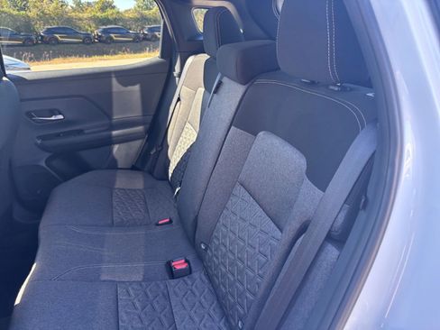 Used 2025 Nissan Kicks SV image 23