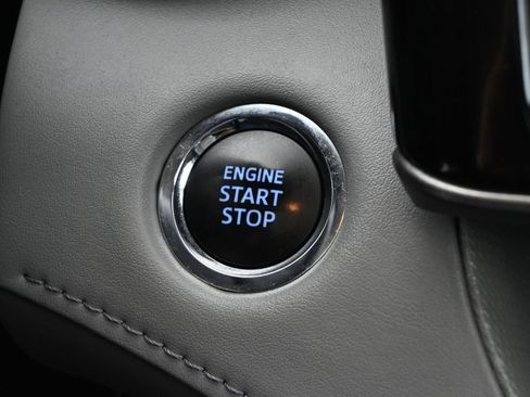Used 2022 Toyota Highlander Limited FWD image 14