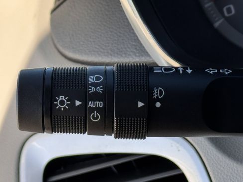 Used 2011 GMC Terrain SLT image 23