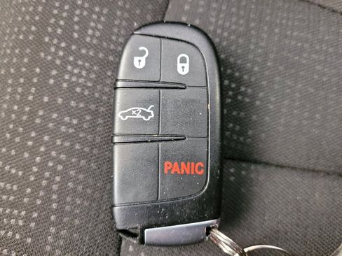 Used 2016 Chrysler 200 Limited image 32