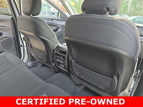 Used 2023 Jeep Grand Cherokee Laredo image 12