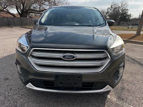 Used 2019 Ford Escape SE image 6