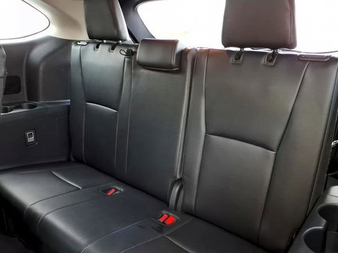 Used 2024 Toyota Highlander XLE image 14