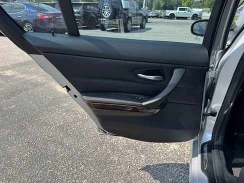 Used 2011 BMW 328i xDrive Sedan AWD/4WD image 15