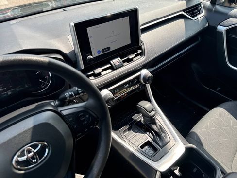 Used 2025 Toyota RAV4 XLE AWD/4WD image 22