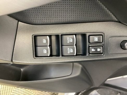 Used 2017 Subaru Forester 2.5i Limited image 17